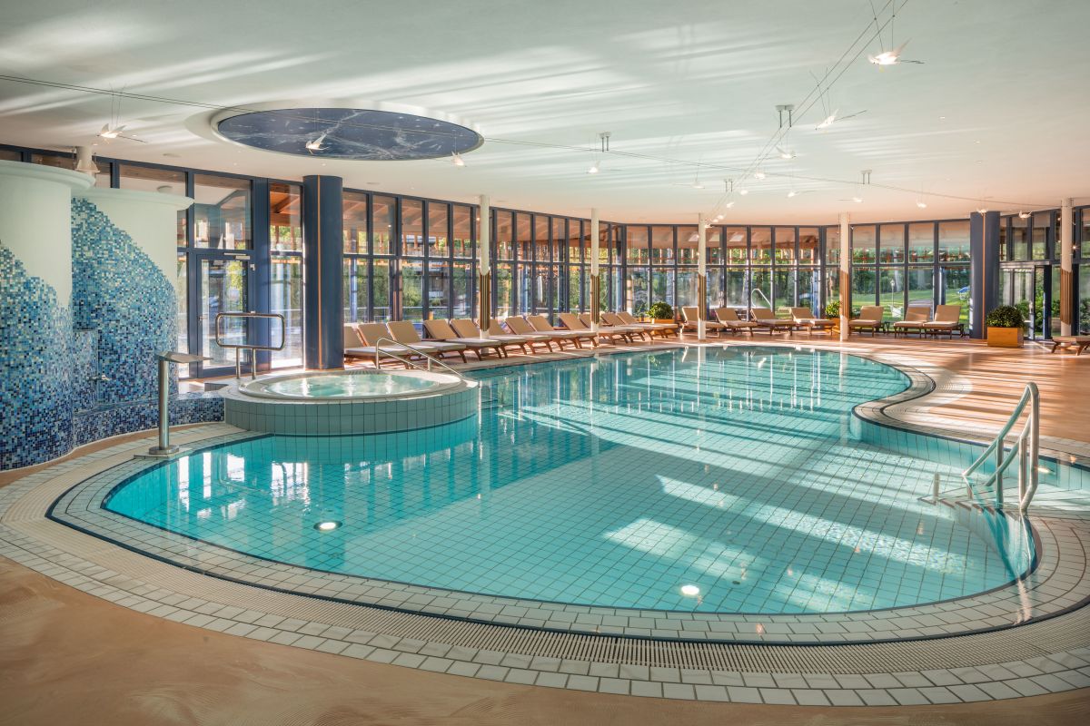 Innenpool Klein