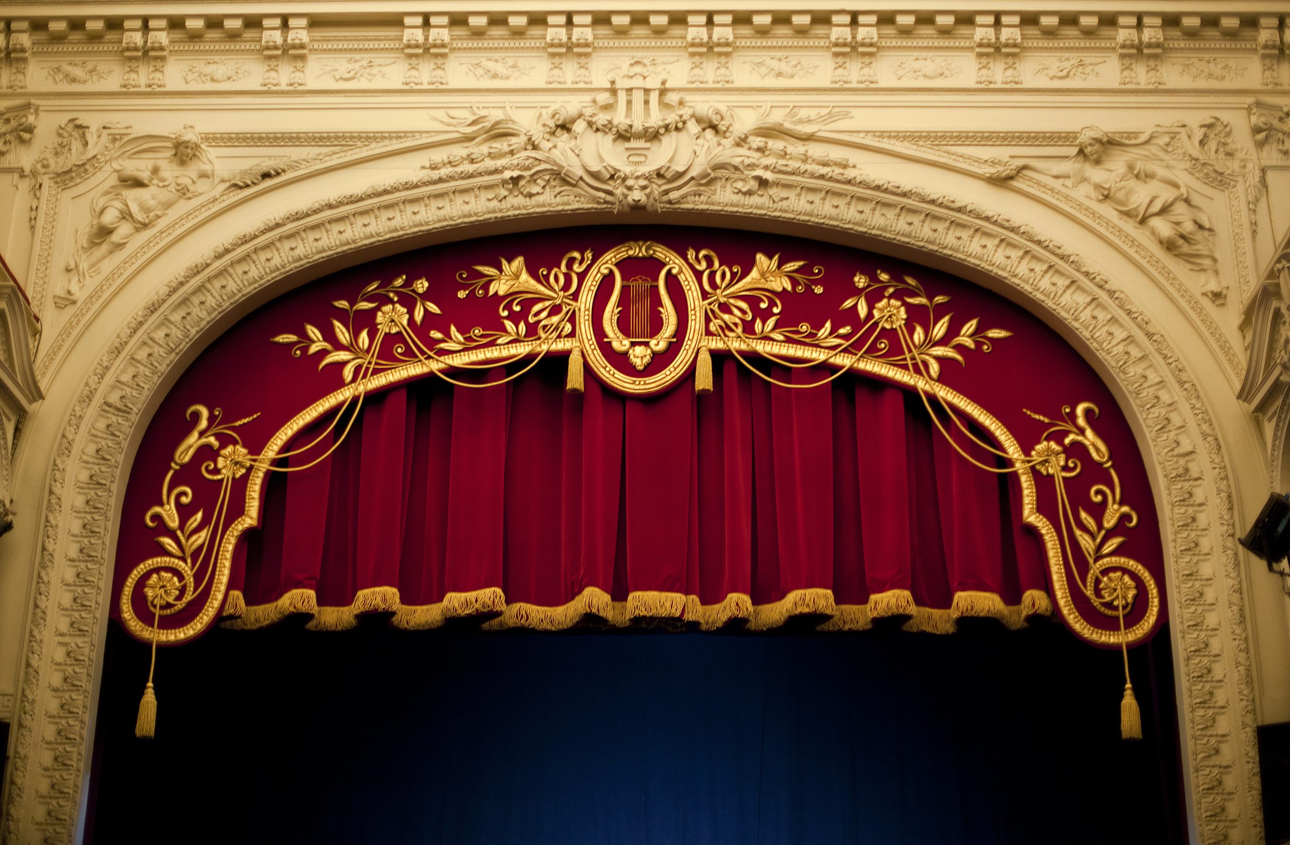 G Vorhang Odeon Eingebaut 04