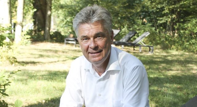 Hier finden Sie alle Porträts aus der Rubrik „<b>Kopf des Monats</b>“